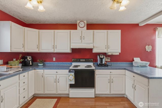2928 Dover Street, Longview, WA 98632