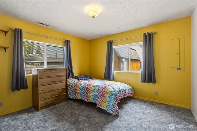 2928 Dover Street, Longview, WA 98632