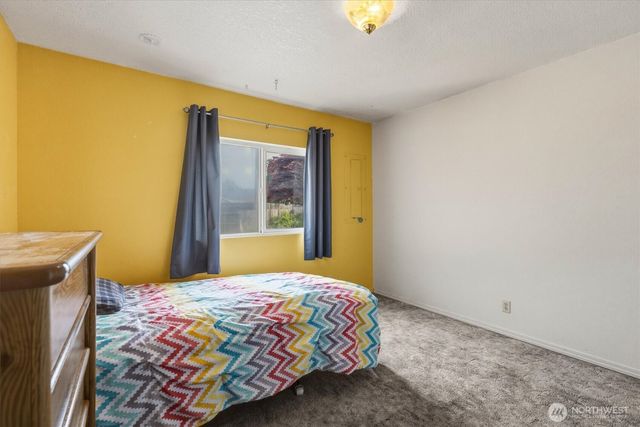2928 Dover Street, Longview, WA 98632
