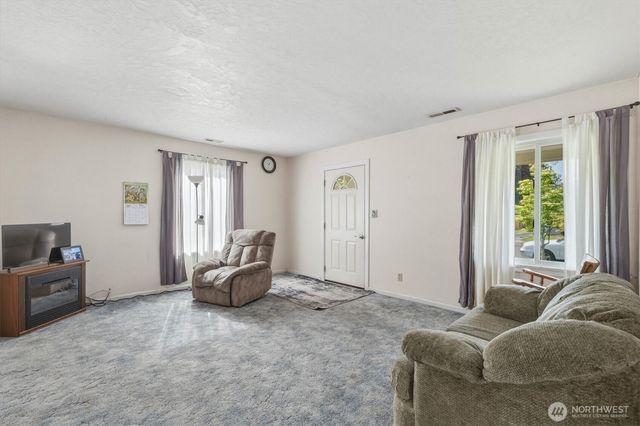 2928 Dover Street, Longview, WA 98632