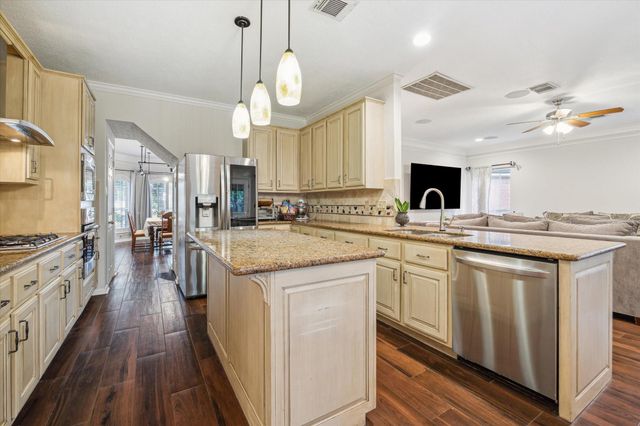 7938 S Wellington Court, Houston, TX 77055