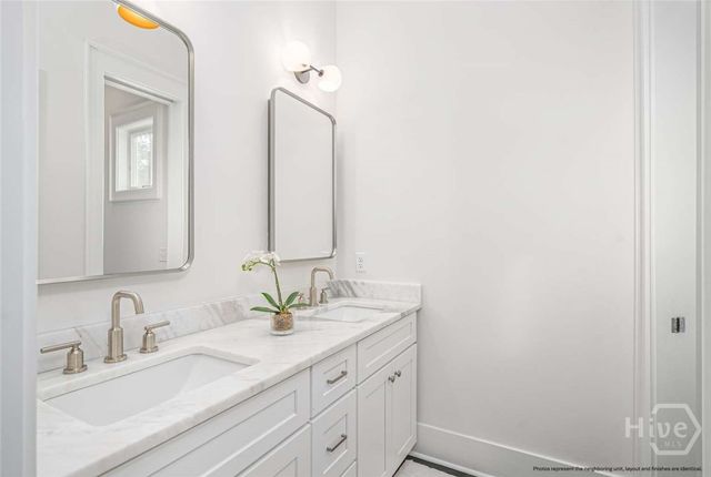 218 W 43rd Street, Savannah, GA 31401