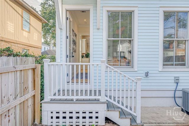 218 W 43rd Street, Savannah, GA 31401