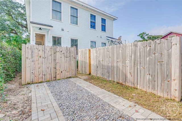218 W 43rd Street, Savannah, GA 31401