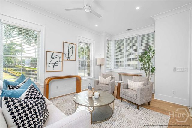 218 W 43rd Street, Savannah, GA 31401