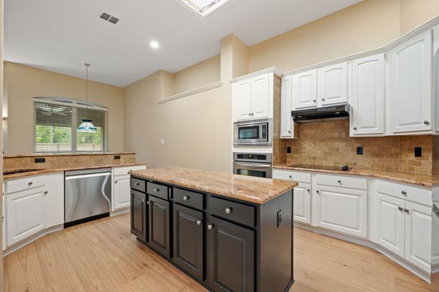 711 Autumn Ridge Drive, Mckinney, TX 75072