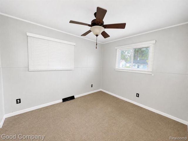 656 E Hudson Avenue, Madison Heights, MI 48071