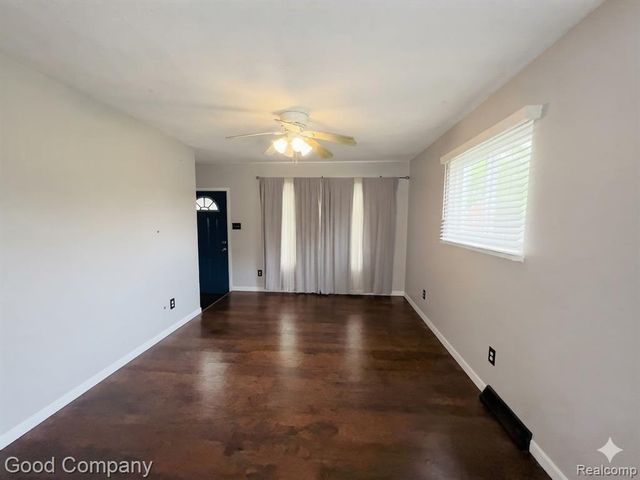 656 E Hudson Avenue, Madison Heights, MI 48071