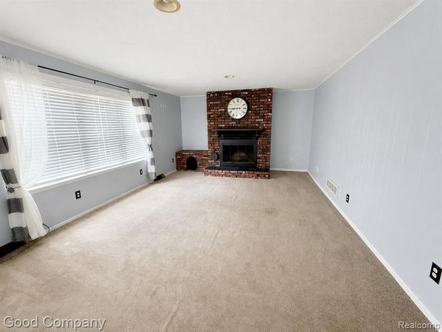 656 E Hudson Avenue, Madison Heights, MI 48071