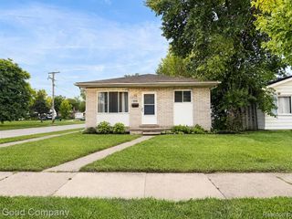 656 E Hudson Avenue, Madison Heights, MI 48071