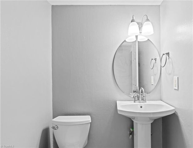 5739 Bramblegate Road B, Greensboro, NC 27409