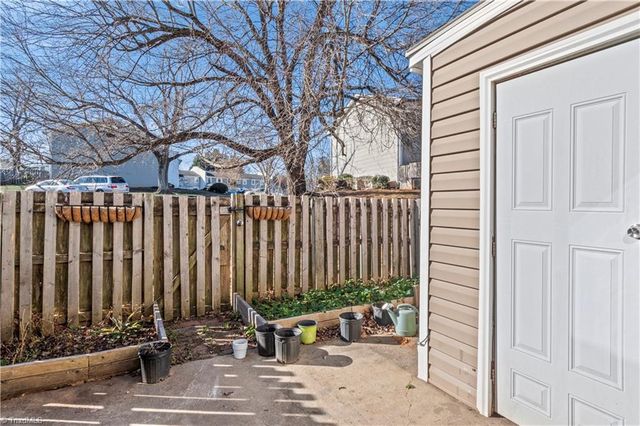 5739 Bramblegate Road B, Greensboro, NC 27409