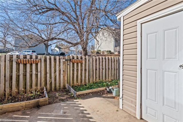 5739 Bramblegate Road B, Greensboro, NC 27409