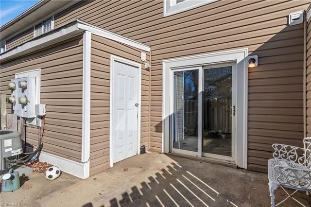 5739 Bramblegate Road B, Greensboro, NC 27409