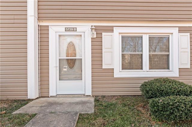 5739 Bramblegate Road B, Greensboro, NC 27409