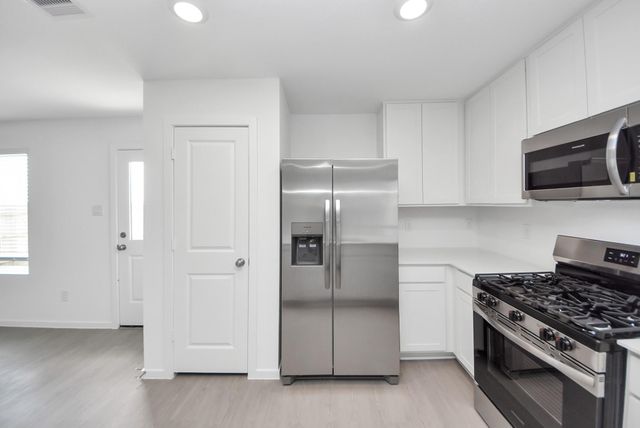 1134 Blue Stone Drive, Beasley, TX 77417