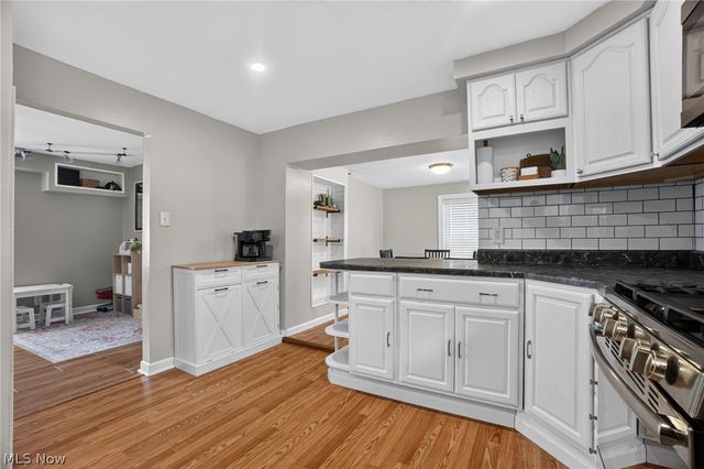 13772 Carlton Street, Burton, OH 44021