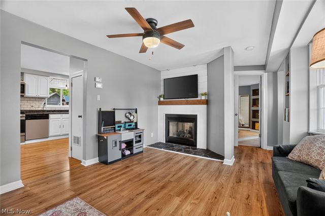 13772 Carlton Street, Burton, OH 44021