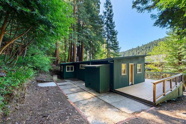 20719 Foothill Dr, Monte Rio, CA 95462