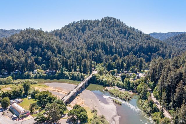 20719 Foothill Dr, Monte Rio, CA 95462