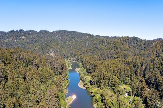 20719 Foothill Dr, Monte Rio, CA 95462