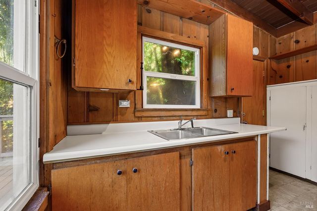 20719 Foothill Dr, Monte Rio, CA 95462