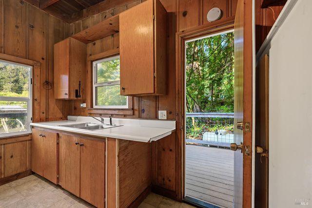 20719 Foothill Dr, Monte Rio, CA 95462