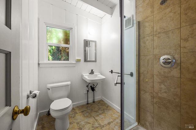 20719 Foothill Dr, Monte Rio, CA 95462