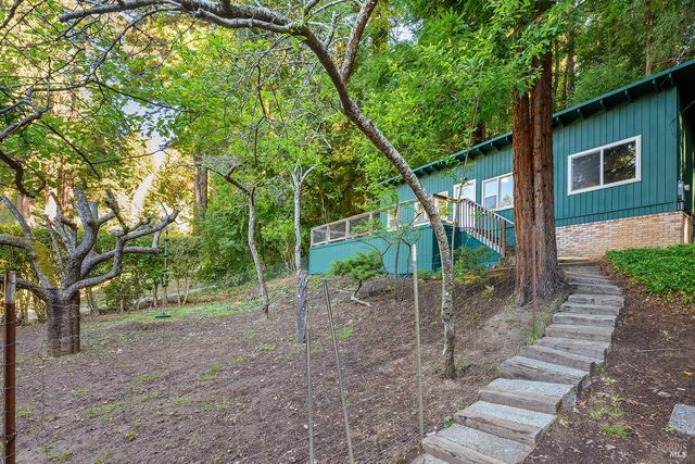 20719 Foothill Dr, Monte Rio, CA 95462