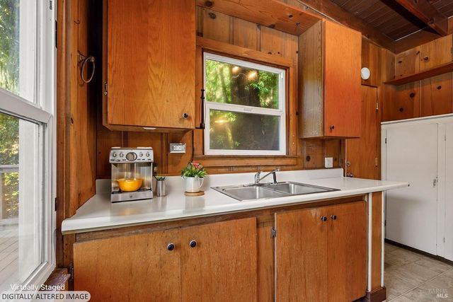 20719 Foothill Dr, Monte Rio, CA 95462