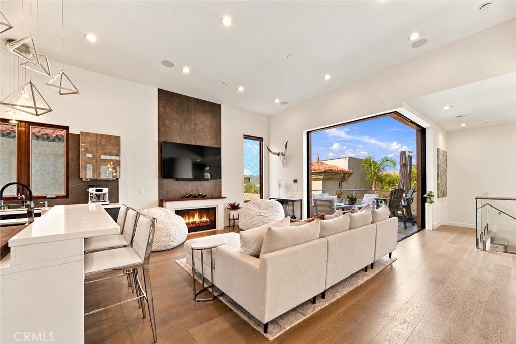 721 1st Place, Hermosa Beach, CA 90254 — exterior