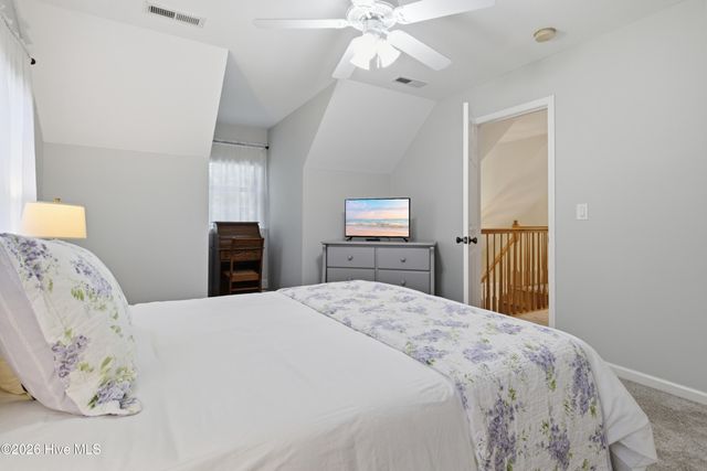 506 Royal Tern Drive, Hampstead, NC 28443