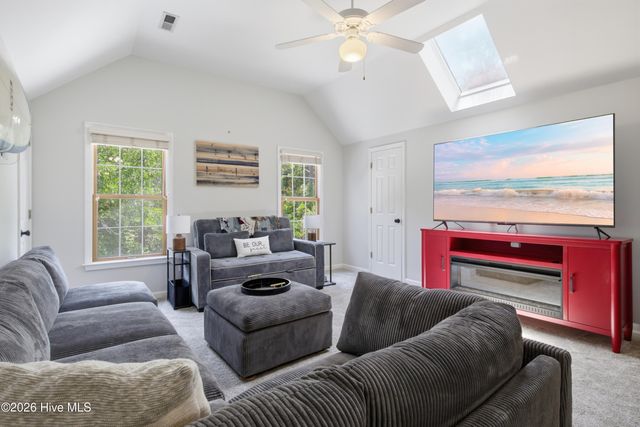 506 Royal Tern Drive, Hampstead, NC 28443