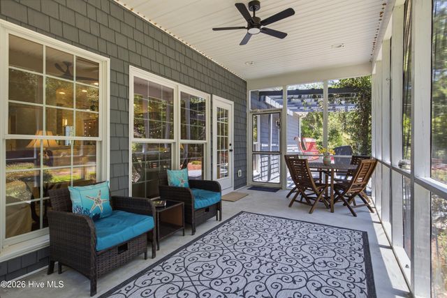 506 Royal Tern Drive, Hampstead, NC 28443