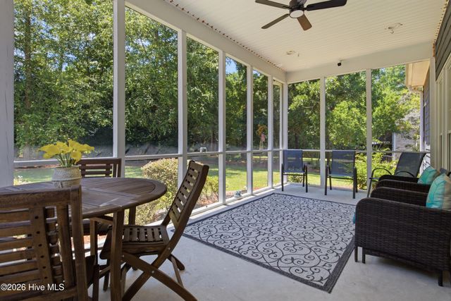 506 Royal Tern Drive, Hampstead, NC 28443