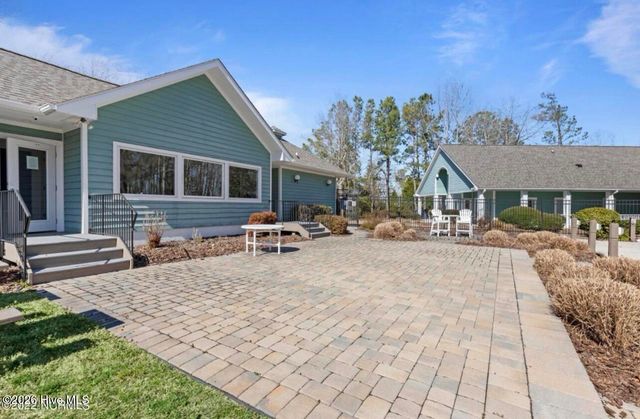 506 Royal Tern Drive, Hampstead, NC 28443