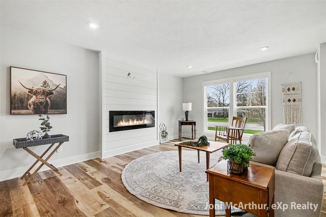 6652 S South Square Lane 49, Rockford, MI 49341