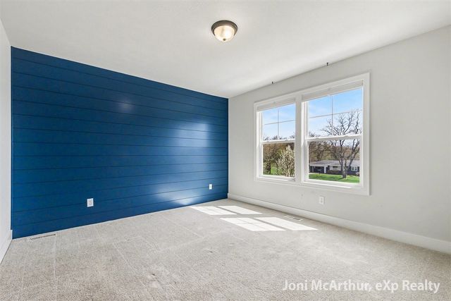 6652 S South Square Lane 49, Rockford, MI 49341