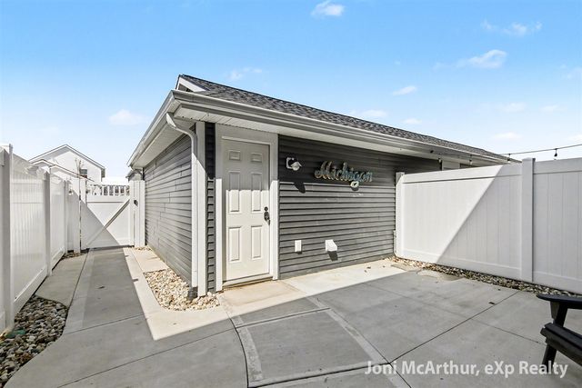 6652 S South Square Lane 49, Rockford, MI 49341