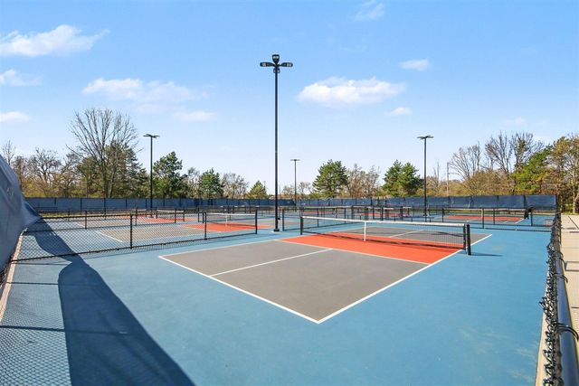 6652 S South Square Lane 49, Rockford, MI 49341