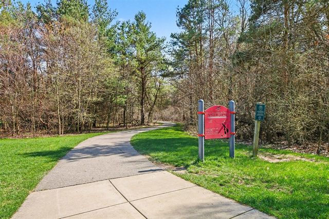 6652 S South Square Lane 49, Rockford, MI 49341
