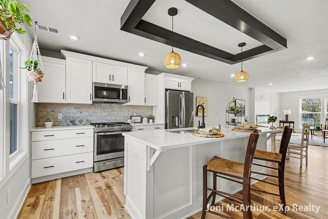6652 S South Square Lane 49, Rockford, MI 49341