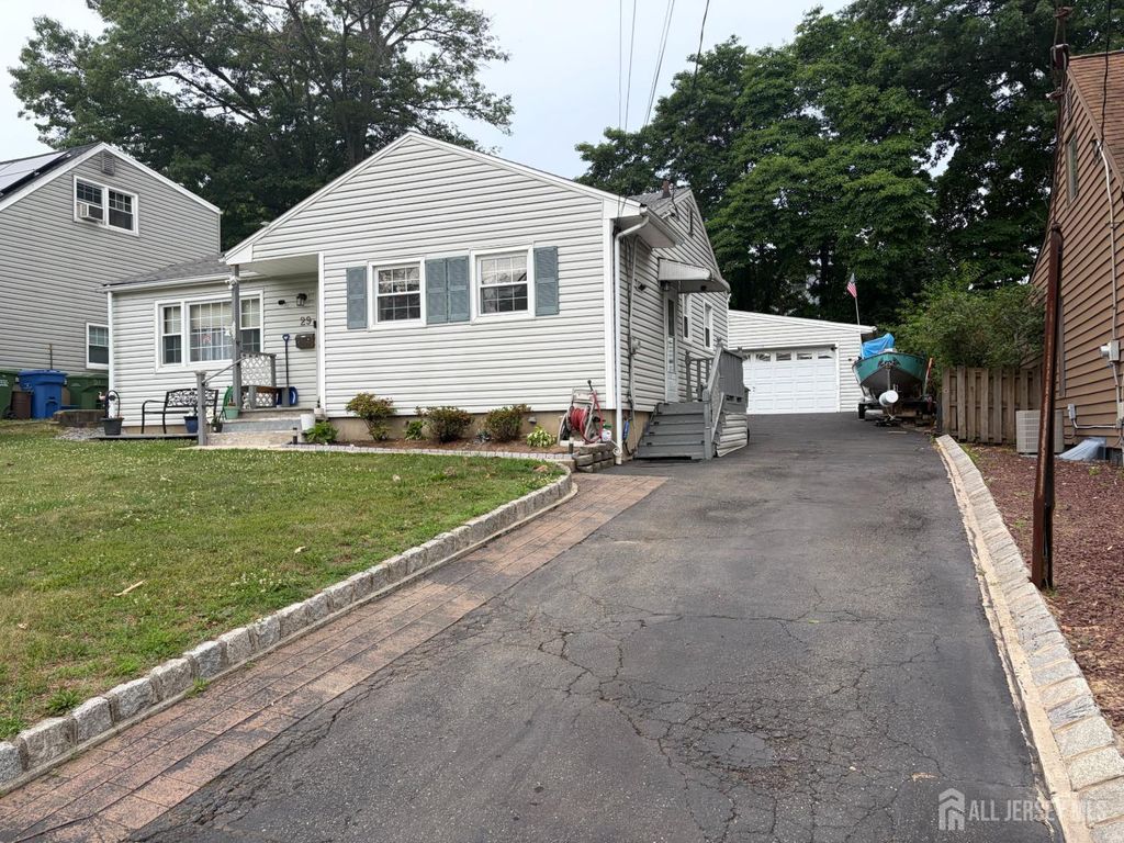 29 Haven Terrace, Sayreville, NJ 08859