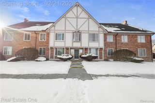 30268 Southfield Road 226, Southfield, MI 48076