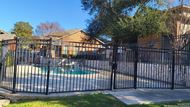 127 CHAPEL HILL CIR, San Antonio, TX 78040