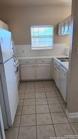 127 CHAPEL HILL CIR, San Antonio, TX 78040