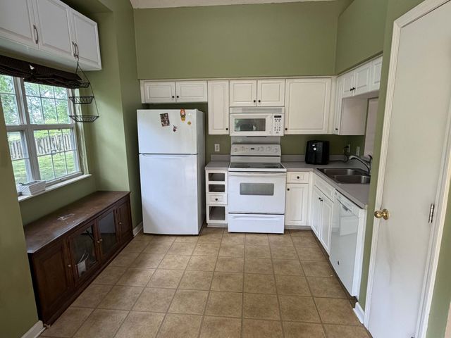 4208 Chesney Glen Dr, Hermitage, TN 37076