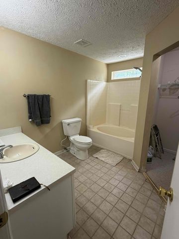 4208 Chesney Glen Dr, Hermitage, TN 37076