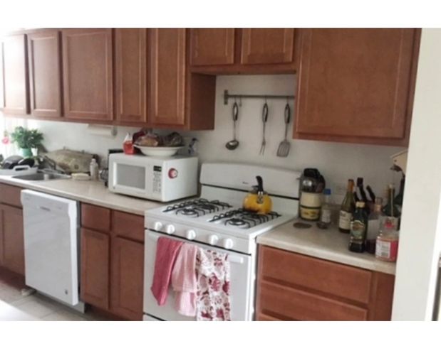 918 Green Bay Road 2L, Winnetka, IL 60093