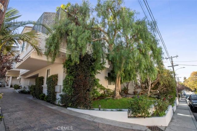 2012 Mathews C, Redondo Beach, CA 90278